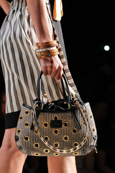 Look 9